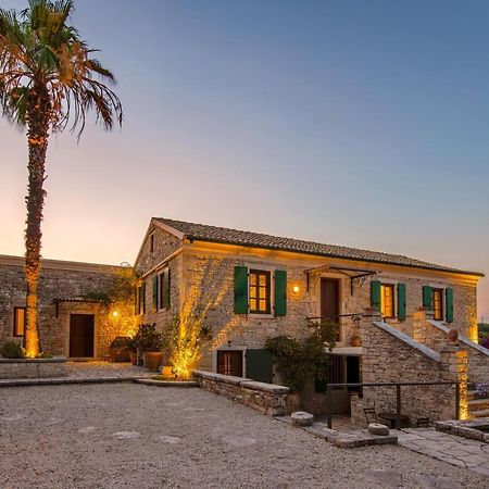 Kiparissi Villa Kourtaiika Exteriör bild