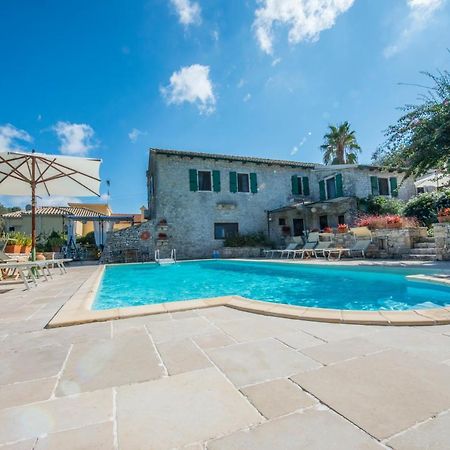 Kiparissi Villa Kourtaiika Exteriör bild