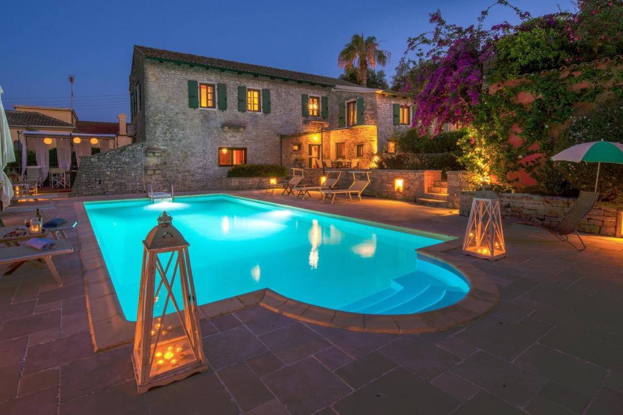 Kiparissi Villa Kourtaiika Exteriör bild