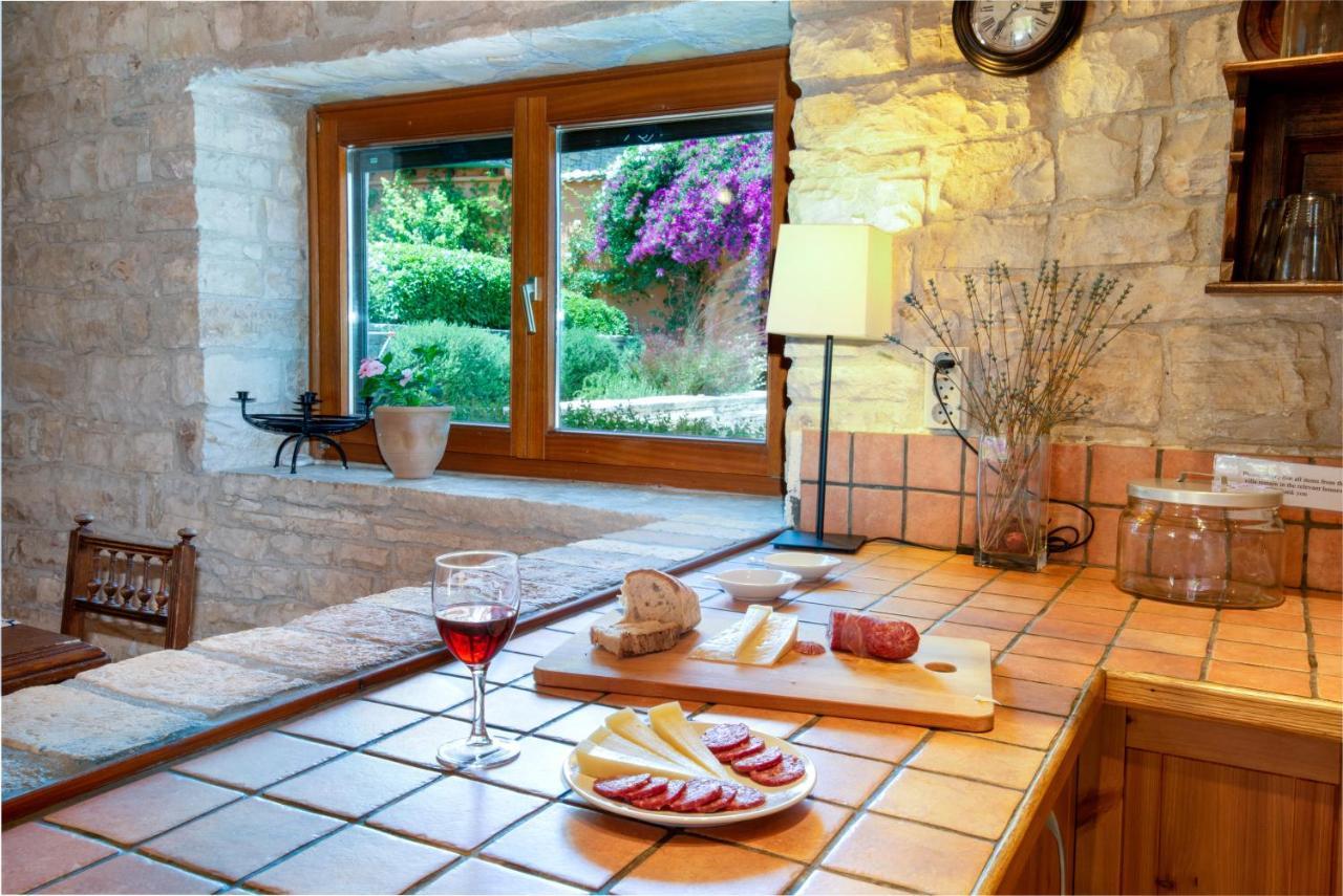Kiparissi Villa Kourtaiika Exteriör bild