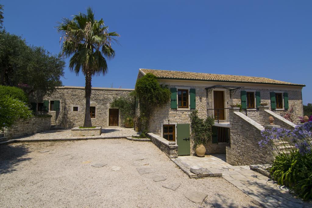 Kiparissi Villa Kourtaiika Exteriör bild