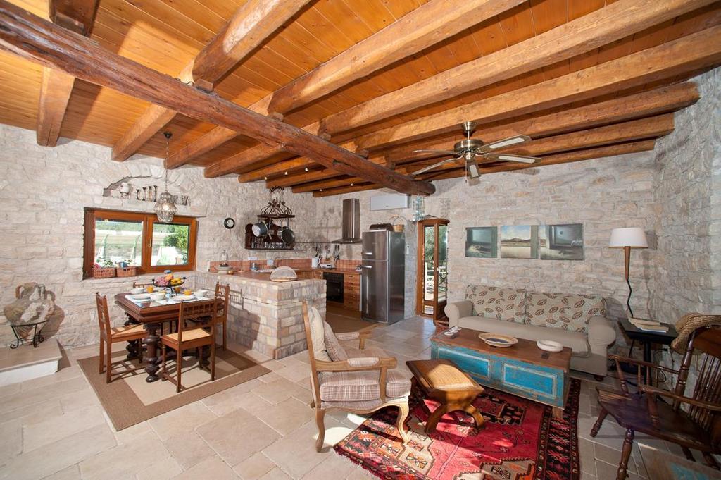 Kiparissi Villa Kourtaiika Exteriör bild