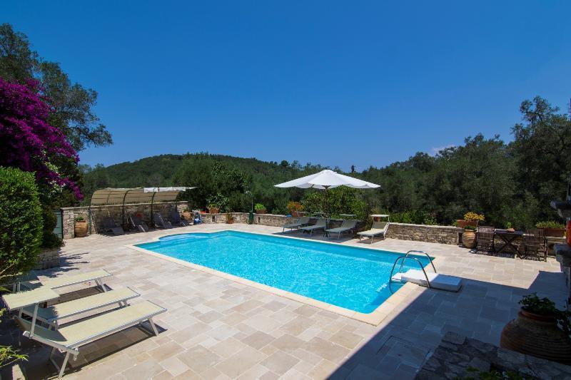 Kiparissi Villa Kourtaiika Exteriör bild