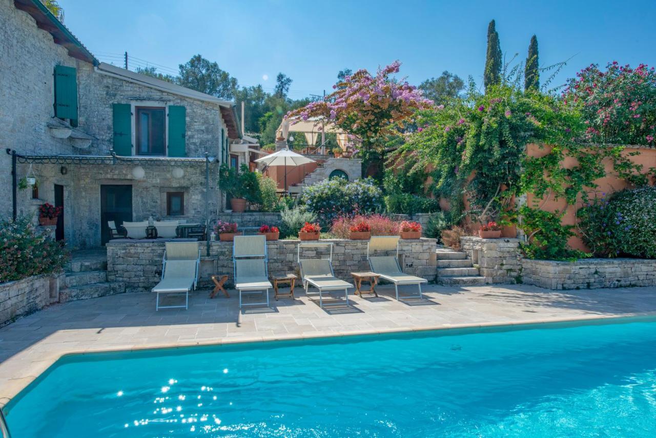 Kiparissi Villa Kourtaiika Exteriör bild